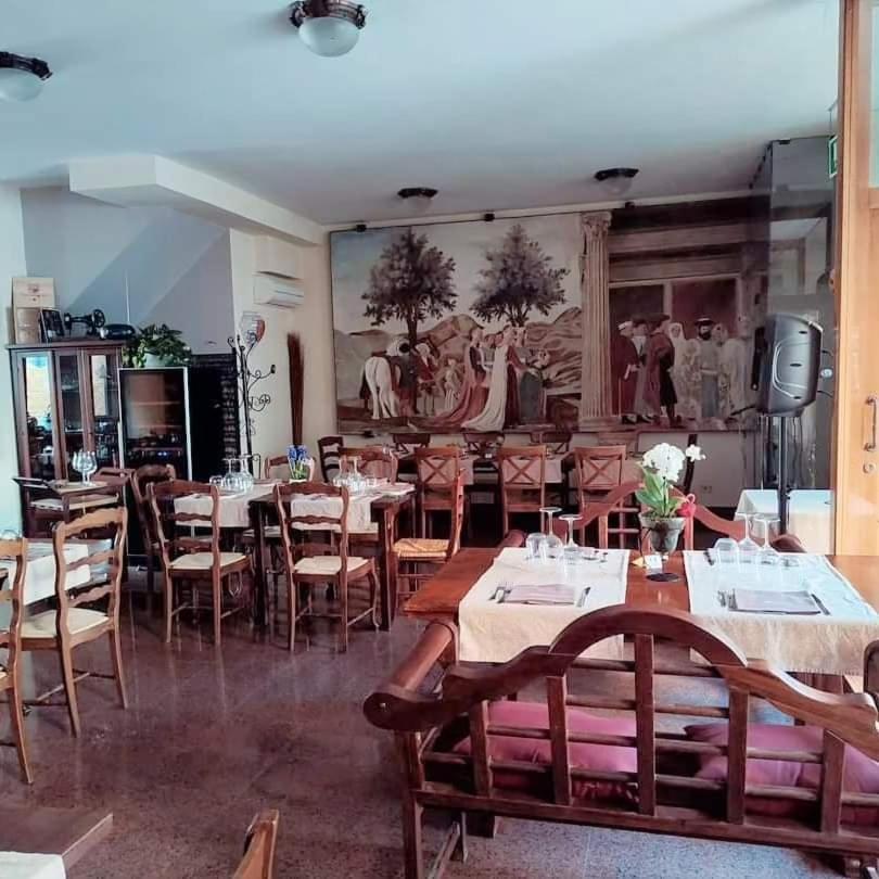 La Grotta San Michele Hotel Montevettolini Eksteriør billede
